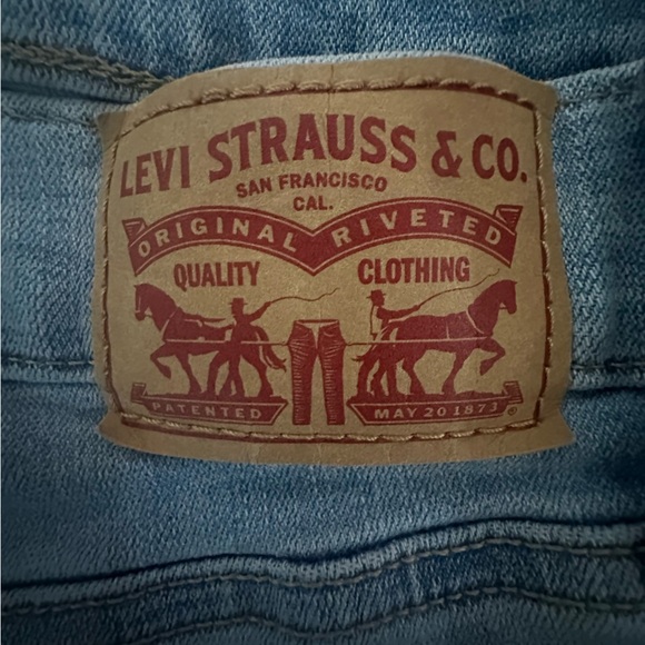 Levi’s Mid Length Denim Blue Women's Shorts size 33 - Picture 9 of 9